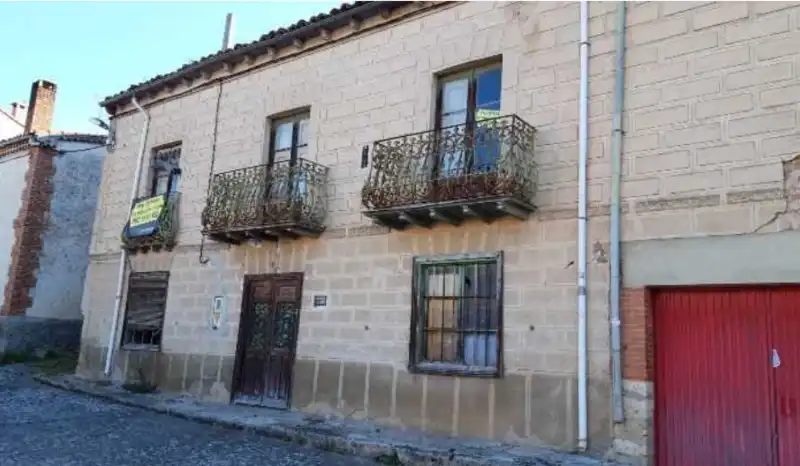 Detached homes for sale in ESTEBAN MARTÍN SICILIA, Pampliega