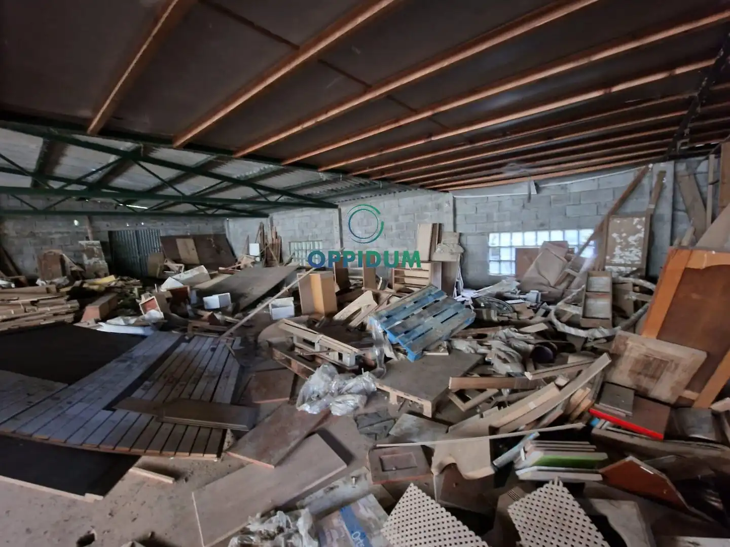 Industrial buildings for sale in Touro
