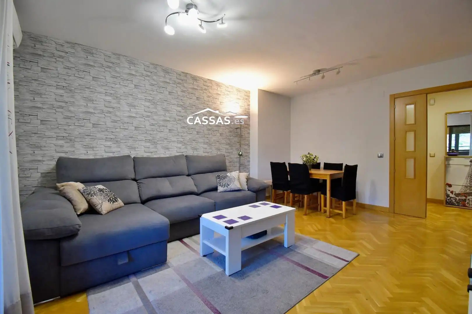 Living room of Flat for sale in Torrejón de Ardoz  with Air Conditioner, Heating and Parquet flooring