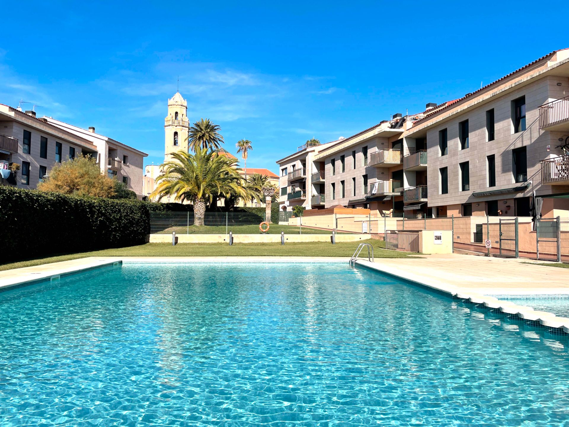Swimming pool of Flat for sale in Vinyols i els Arcs  with Air Conditioner, Heating and Terrace