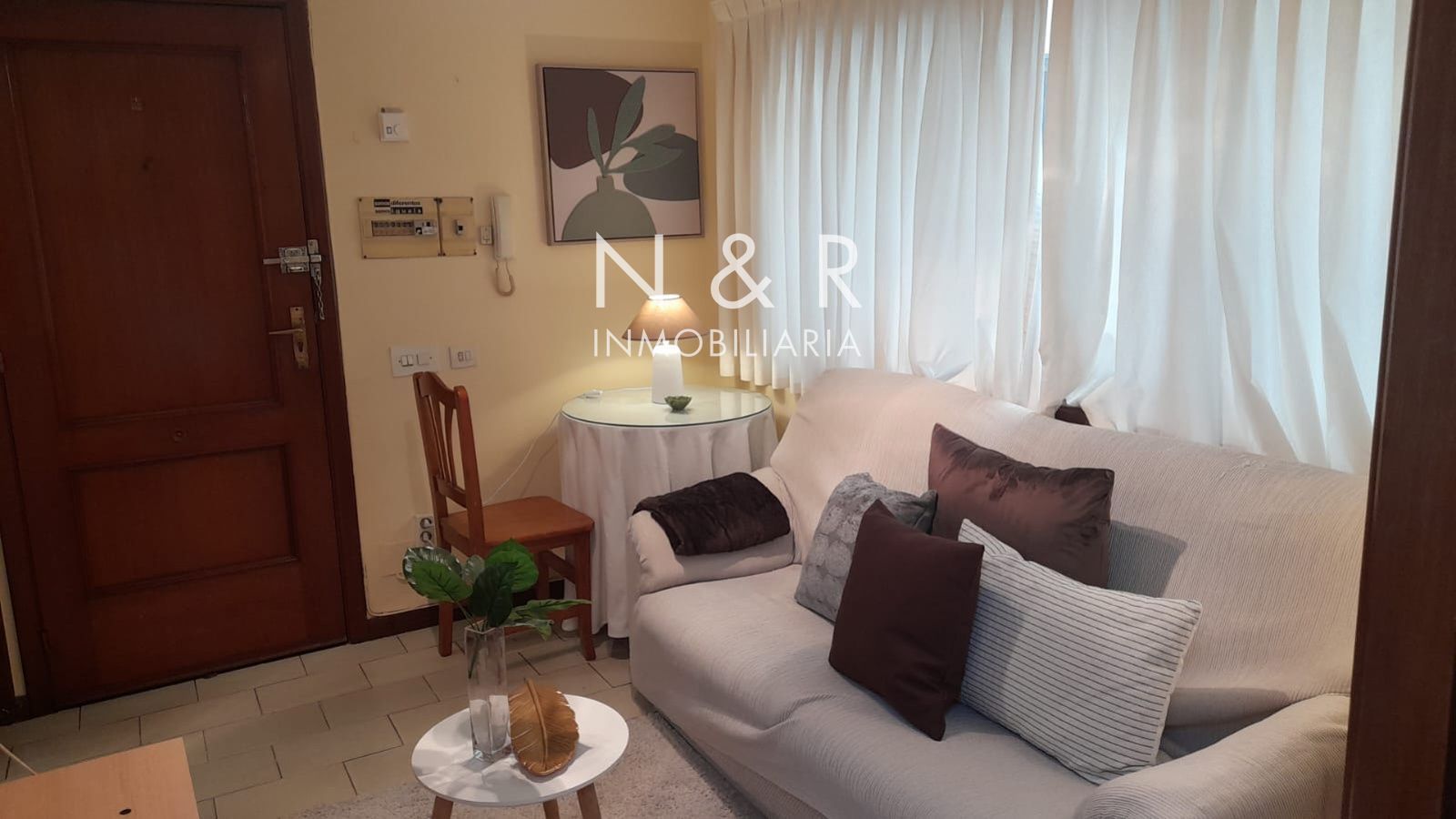 Living room of Flat to rent in Santiago de Compostela   with Heating and Furnished