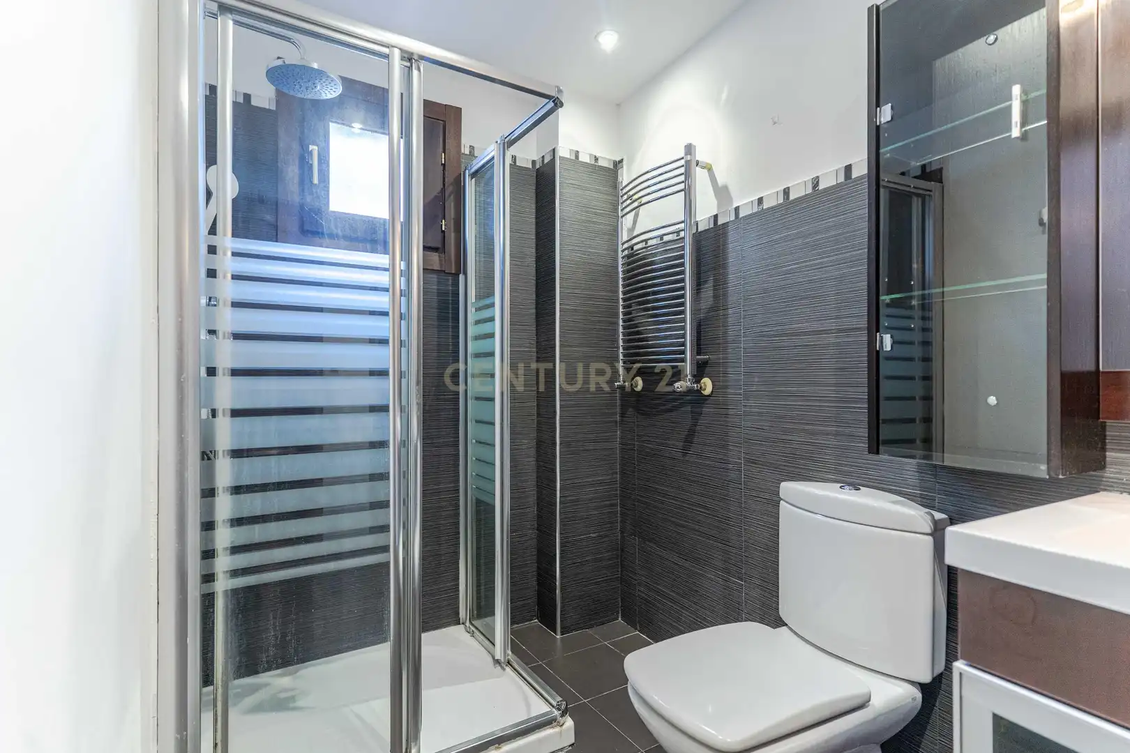 Bathroom of Apartments for sale in La Zubia Ciudad