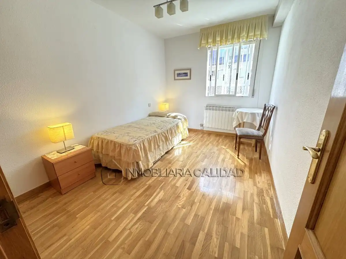 Habitación de Piso de alquiler en Burgos con Calefacción y Amueblado