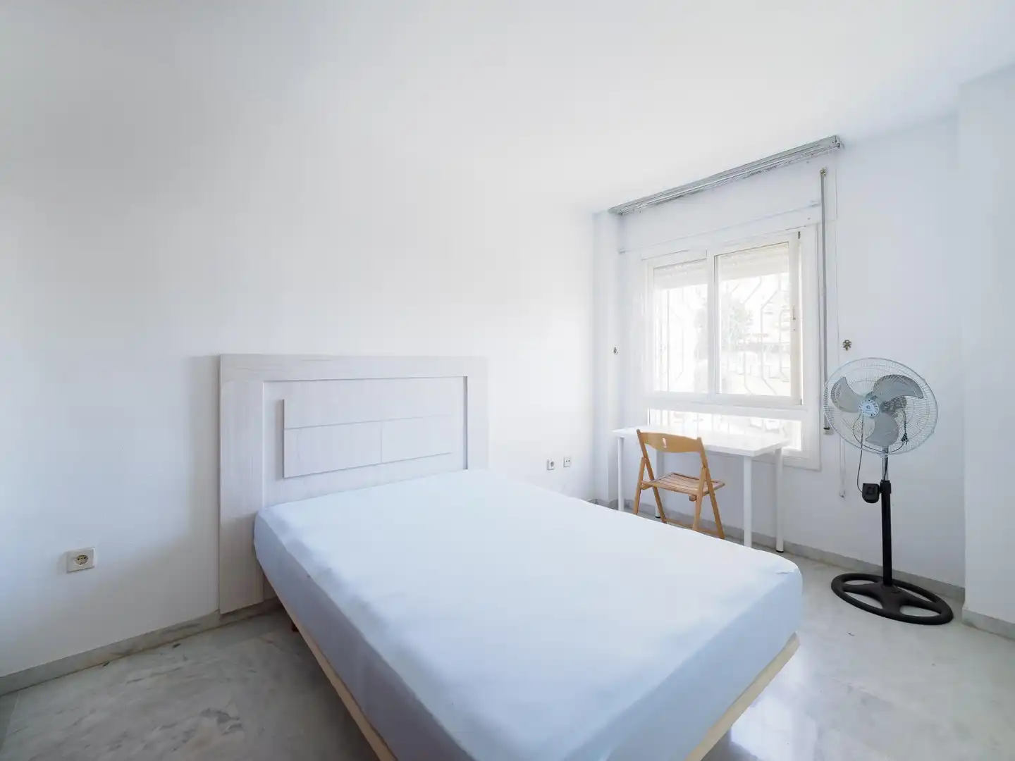 Habitación de Piso en venta en Málaga con Jardín privado, Terraza y Trastero