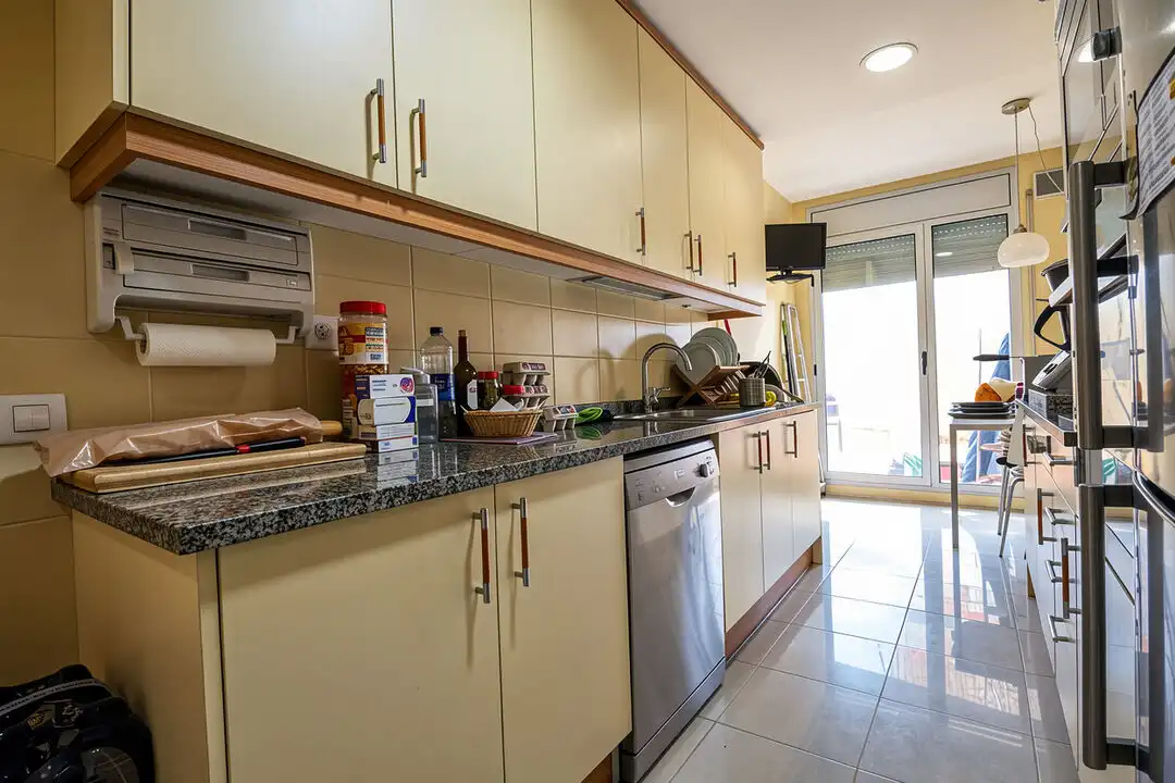 Cuina de Pis en venda en Canovelles amb Aire condicionat, Calefacció i Jardí privat