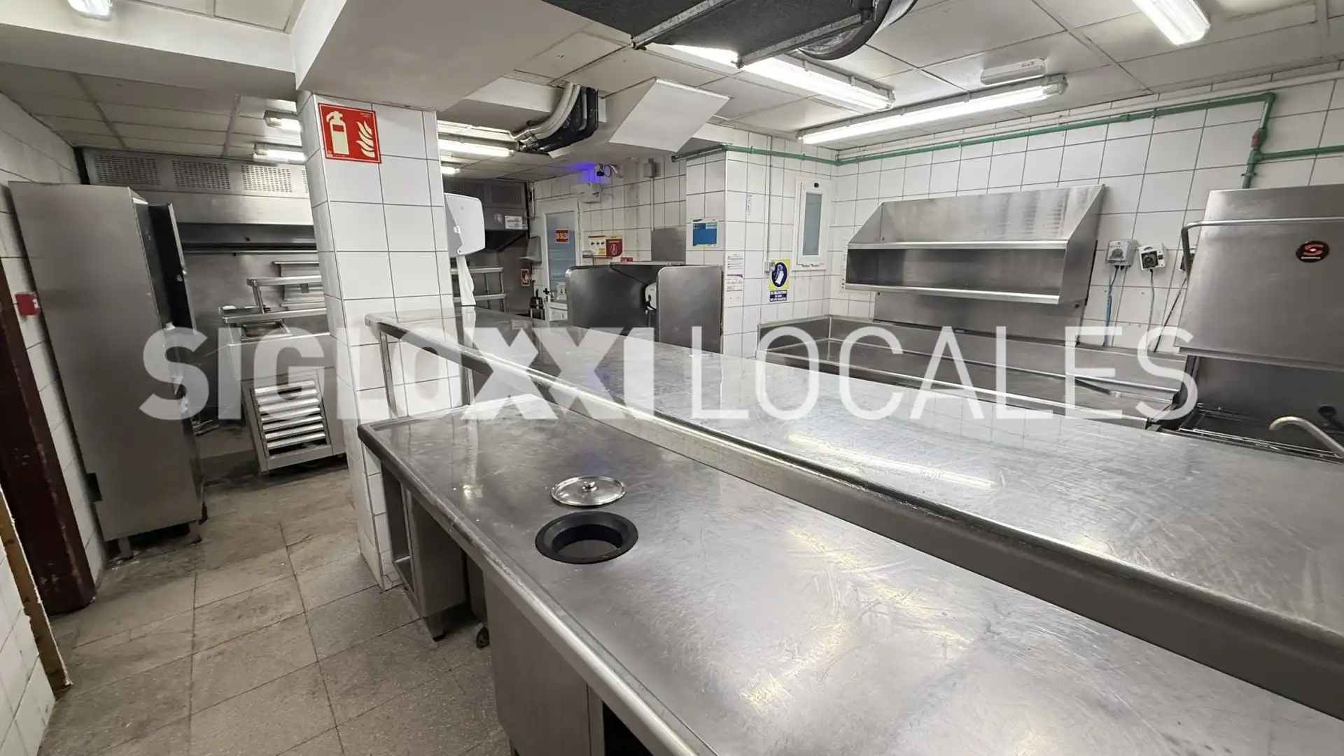 Cuina de Local de lloguer en Barcelona amb Aire condicionat