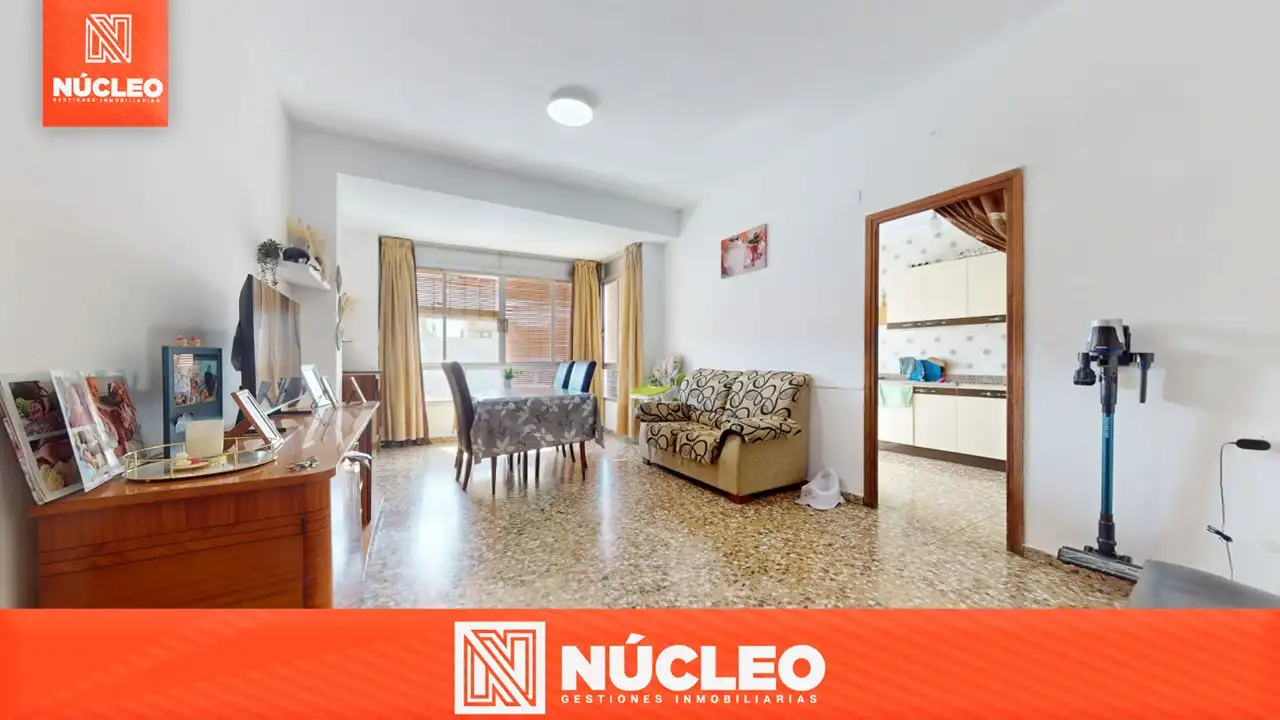 House with garden for sale in Avenida de Valencia