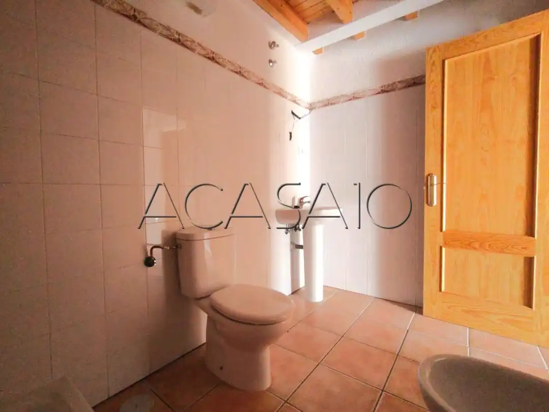 Baño de Dúplex en venta en Villaluenga de la Sagra con Aire acondicionado