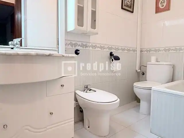 Bany de Edifici en venda en Madrid