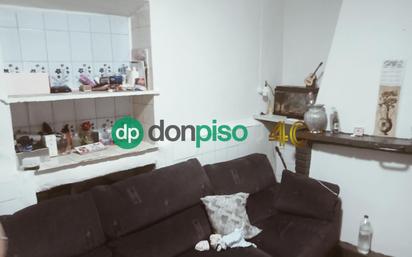 Sala d'estar de Casa adosada en venda en Oliva amb Terrassa