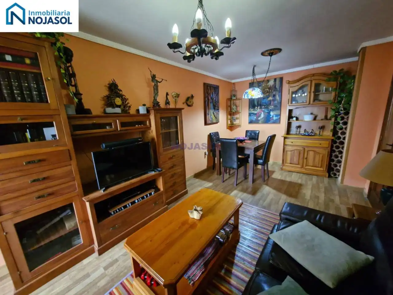 Sala d'estar de Apartament en venda en Noja amb Calefacció, Terrassa i Moblat