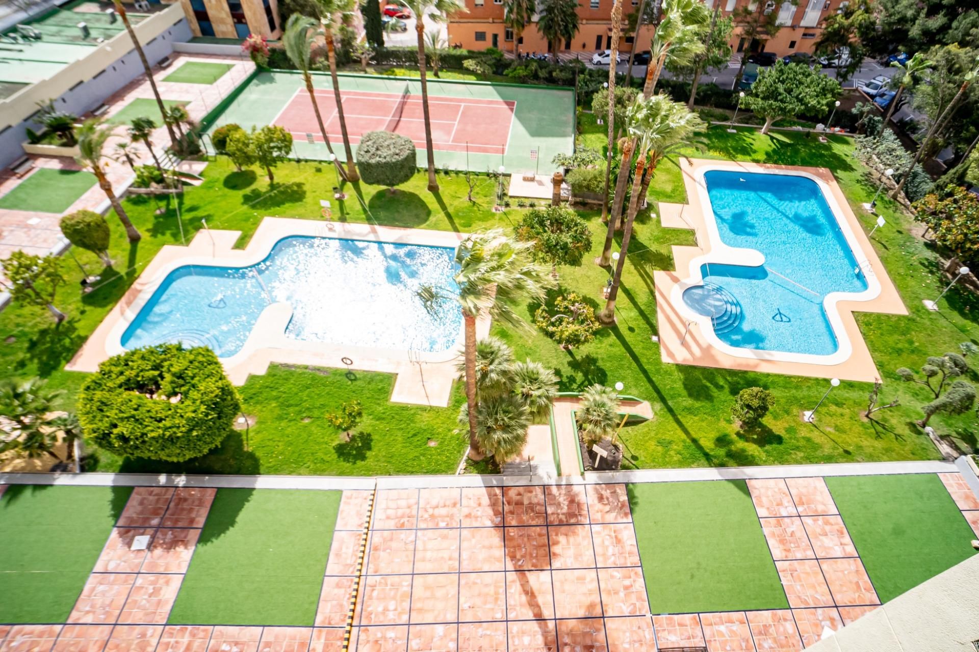 Piscina de Apartamento en venta en Benidorm con Jardín privado y Piscina comunitaria