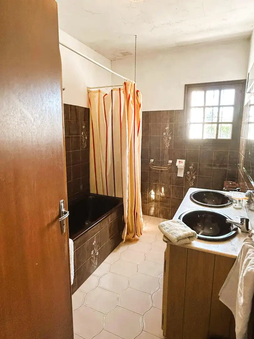 Bany de Finca rústica en venda en Estepona amb Jardí privat, Terrassa i Piscina