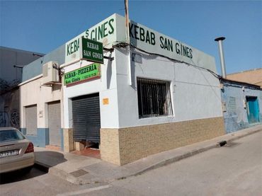 Local comercial en venda a Calle Roma 4
