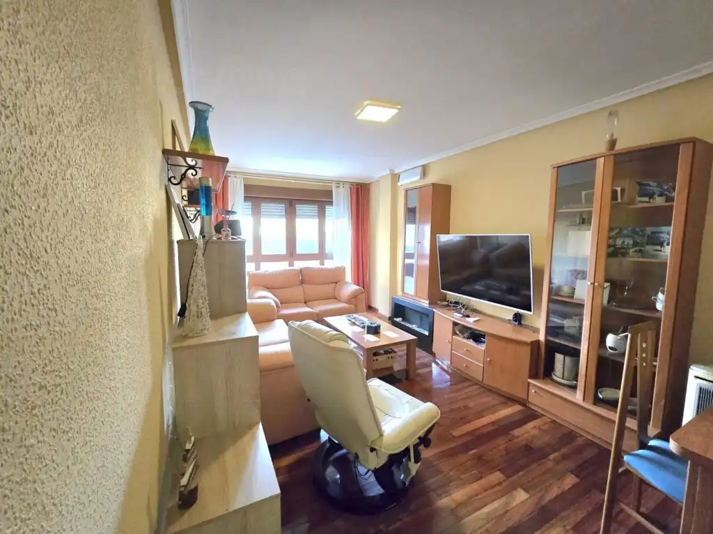 Sala d'estar de Pis en venda en Villarcayo de Merindad de Castilla la Vieja