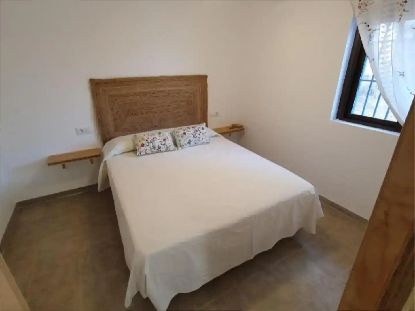 Schlafzimmer von Wohnung zum Verkauf in Casas de Millán mit Schwimmbad