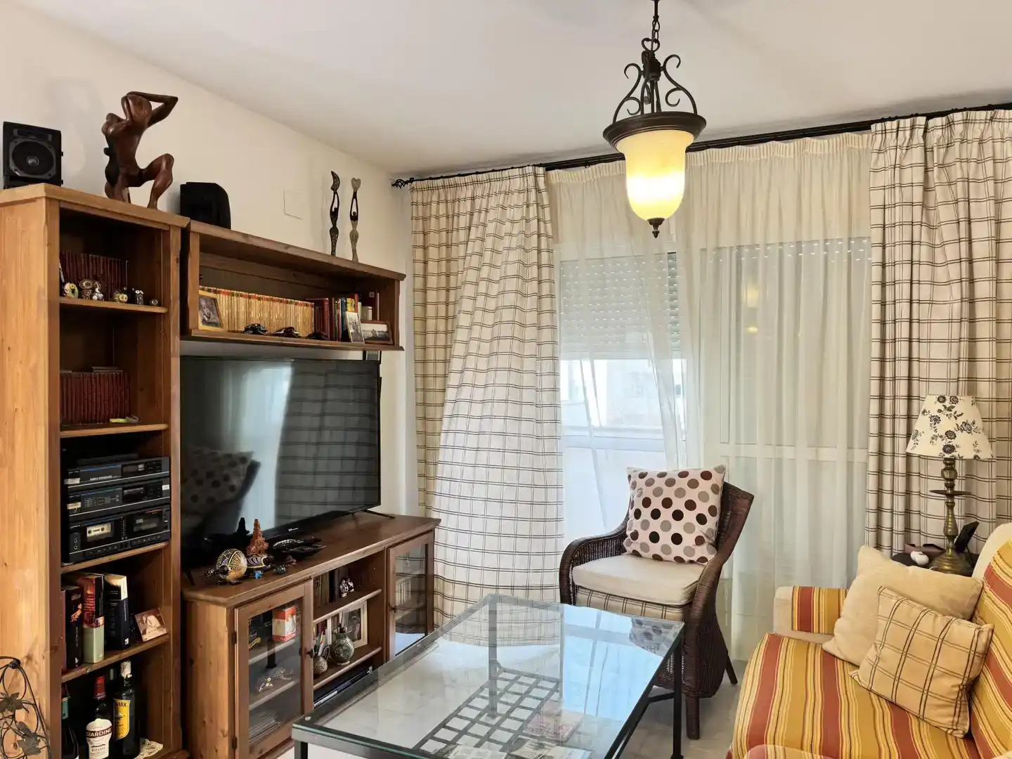 Sala d'estar de Pis en venda en  Almería Capital amb Aire condicionat, Piscina i Balcó