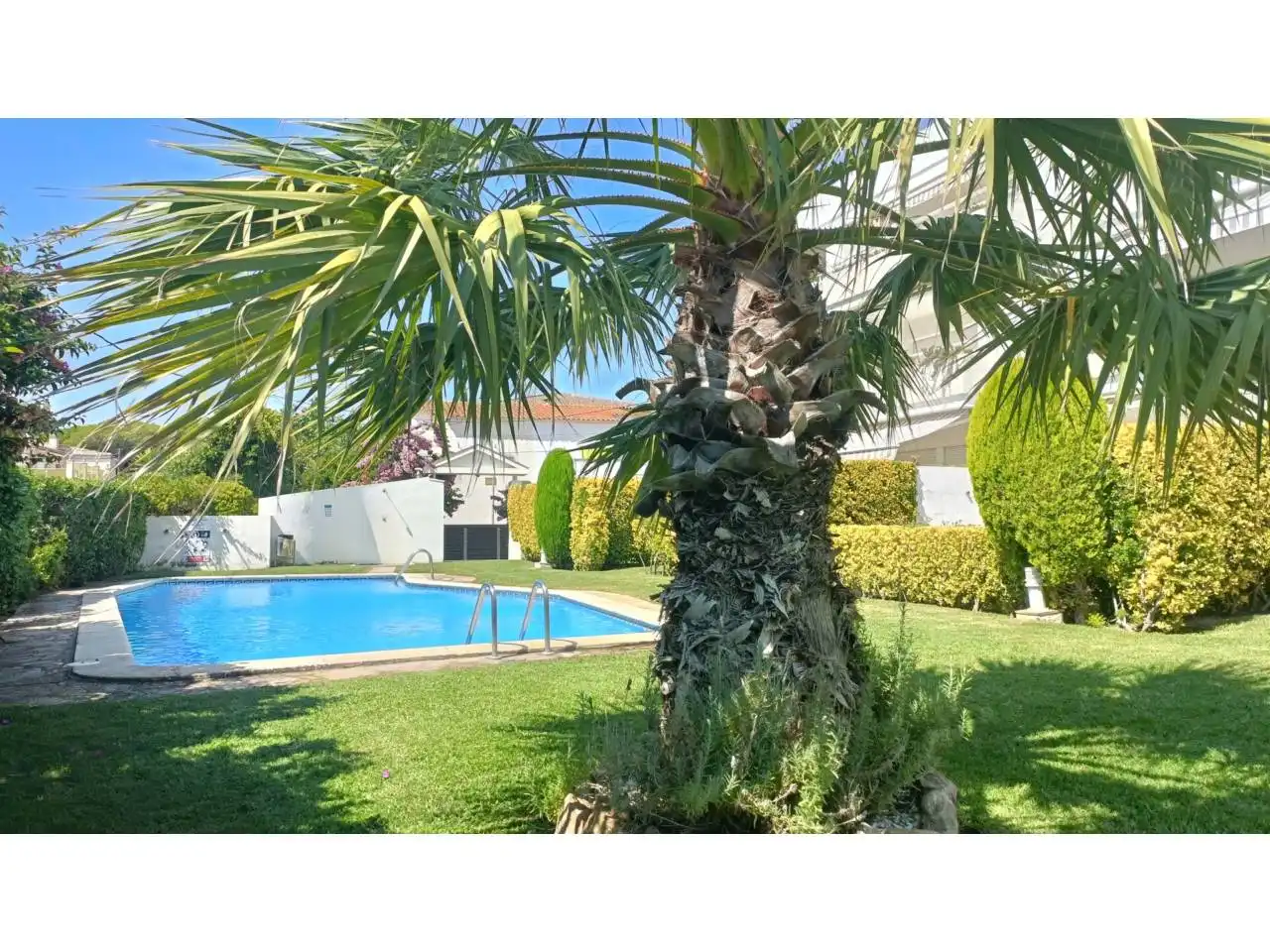 Exterior view of Flat for sale in L'Escala  with Private garden, Terrace and Furnished