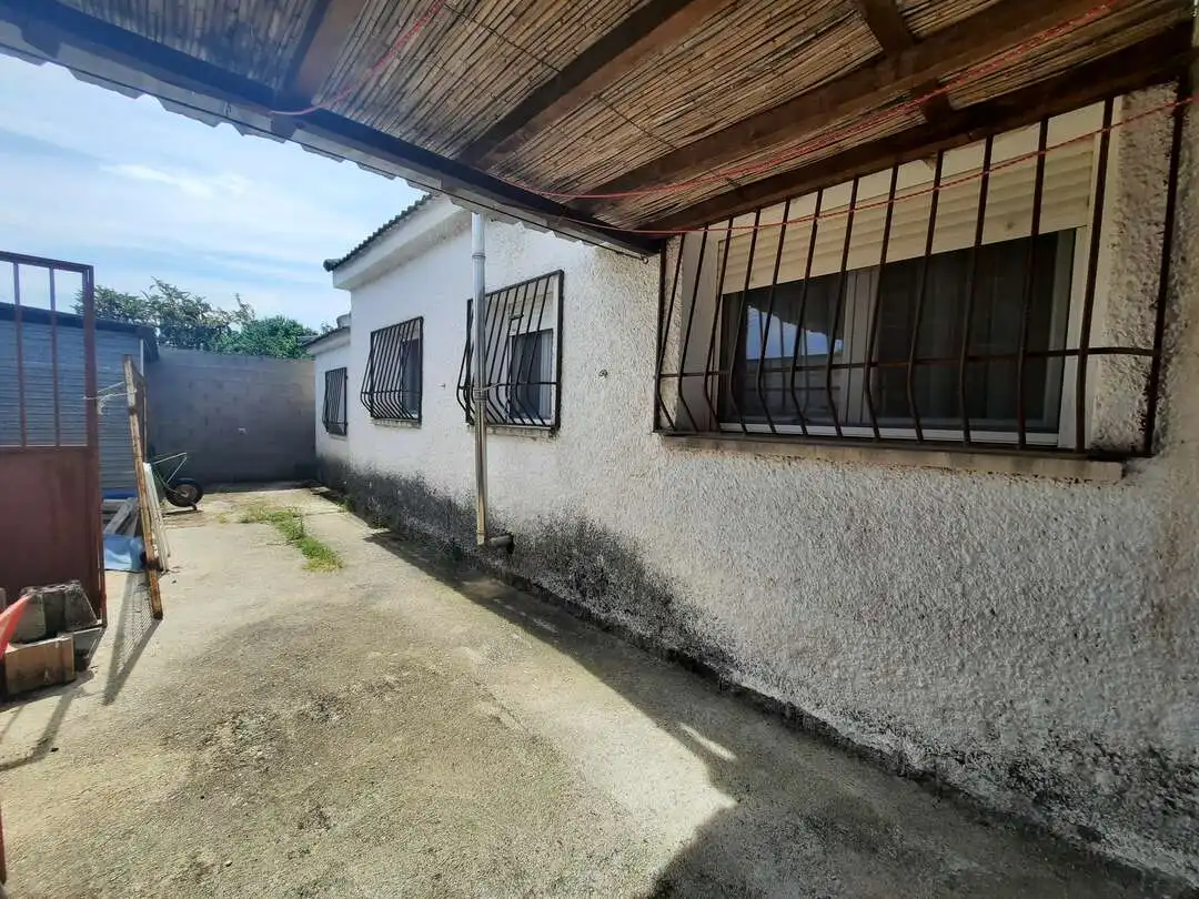 Außenansicht von Haus oder Chalet zum Verkauf in Escalona mit Klimaanlage, Heizung und Abstellraum