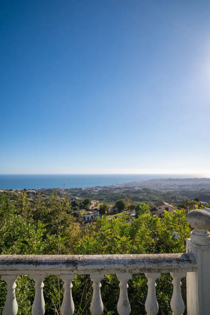 Vista exterior de Casa o xalet en venda en Mijas amb Terrassa