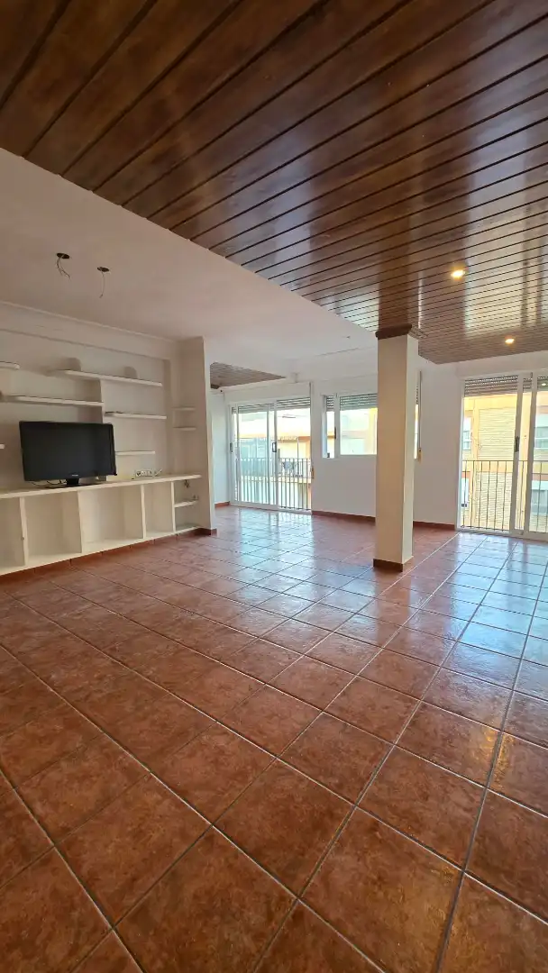 Flat with balcony for sale in Sant Josep - Zona Hospital, imagen 2