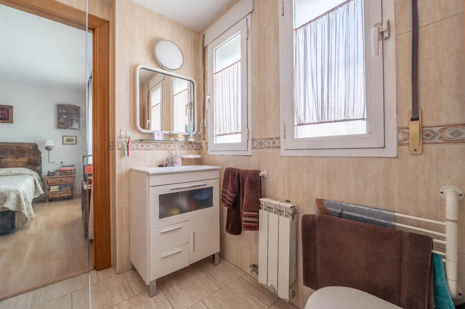 Badezimmer von Einfamilien-Reihenhaus zum Verkauf in Granada mit Klimaanlage