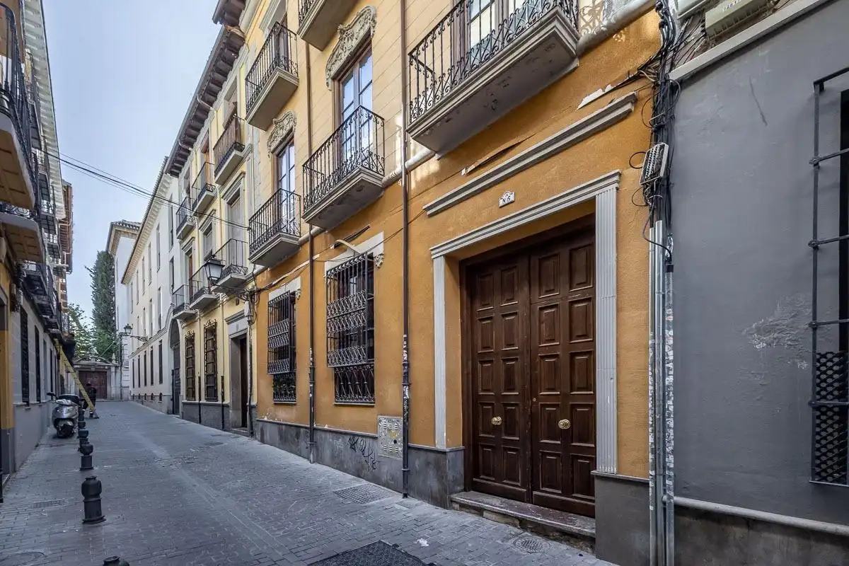 Vista exterior de Piso de alquiler en Granada con Aire acondicionado, Calefacción y Amueblado