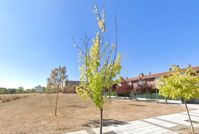 Casa-chalet en Venta en AVENIDA DEL ZADORRA en Ibaiondo