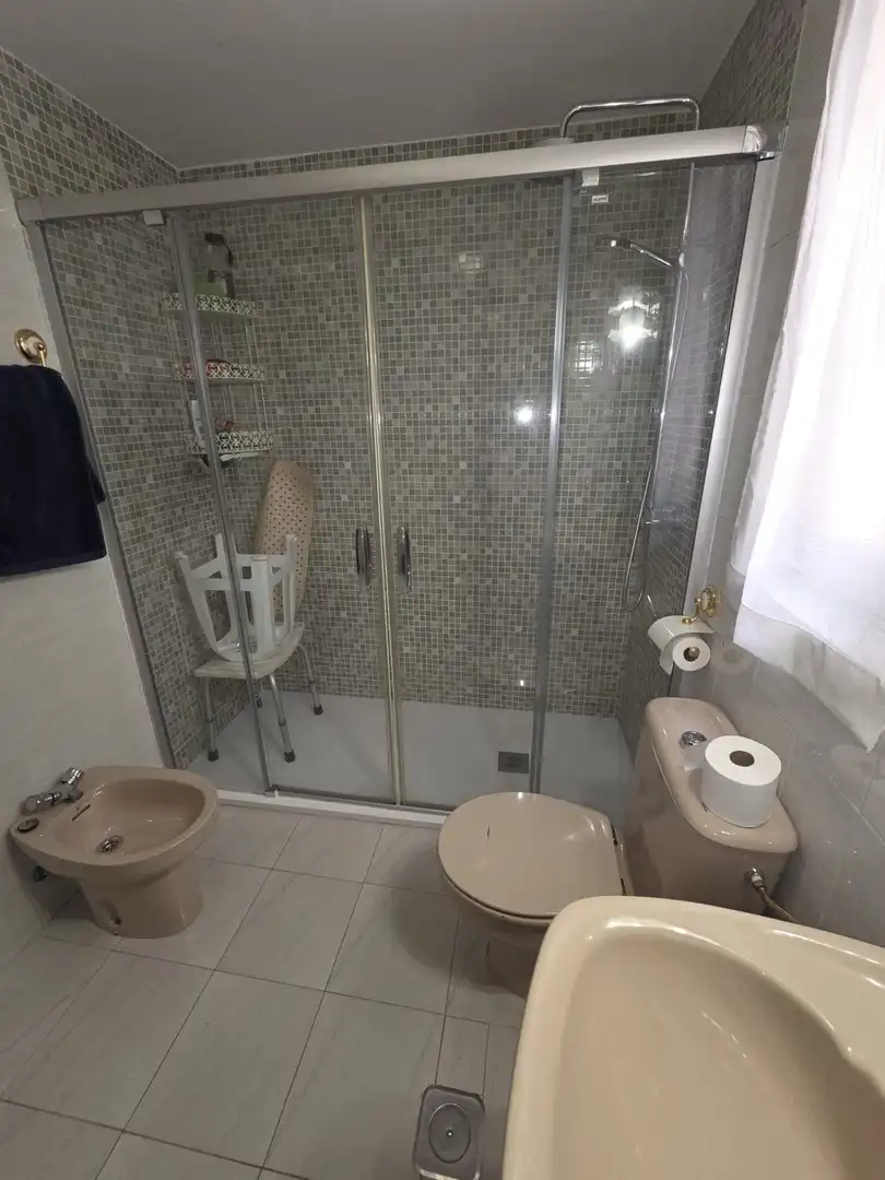Bathroom of Flat for sale in Salamanca  with Heating, Parquet flooring and Balcony