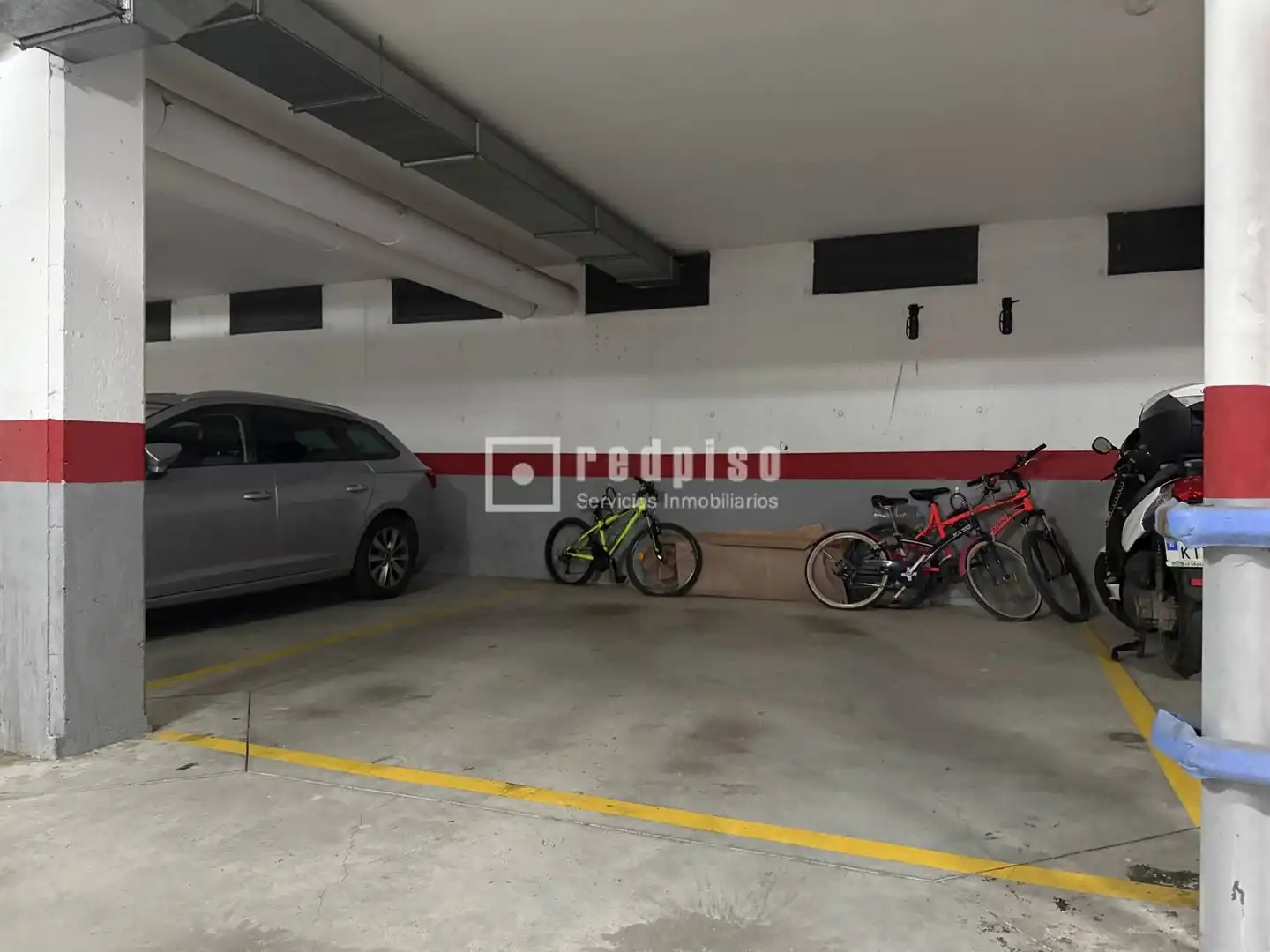 Parkplatz von Wohnung zum Verkauf in Rincón de la Victoria mit Klimaanlage, Privatgarten und Terrasse