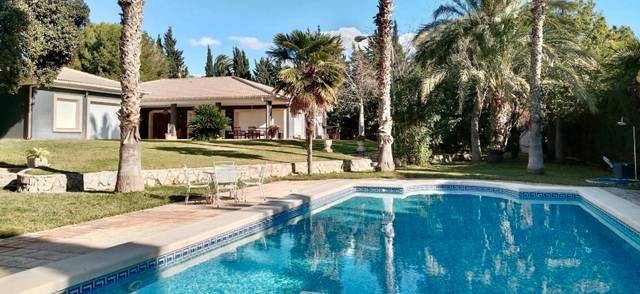 Casa-chalet en Alquiler en Camino Cipres en Alicante Golf