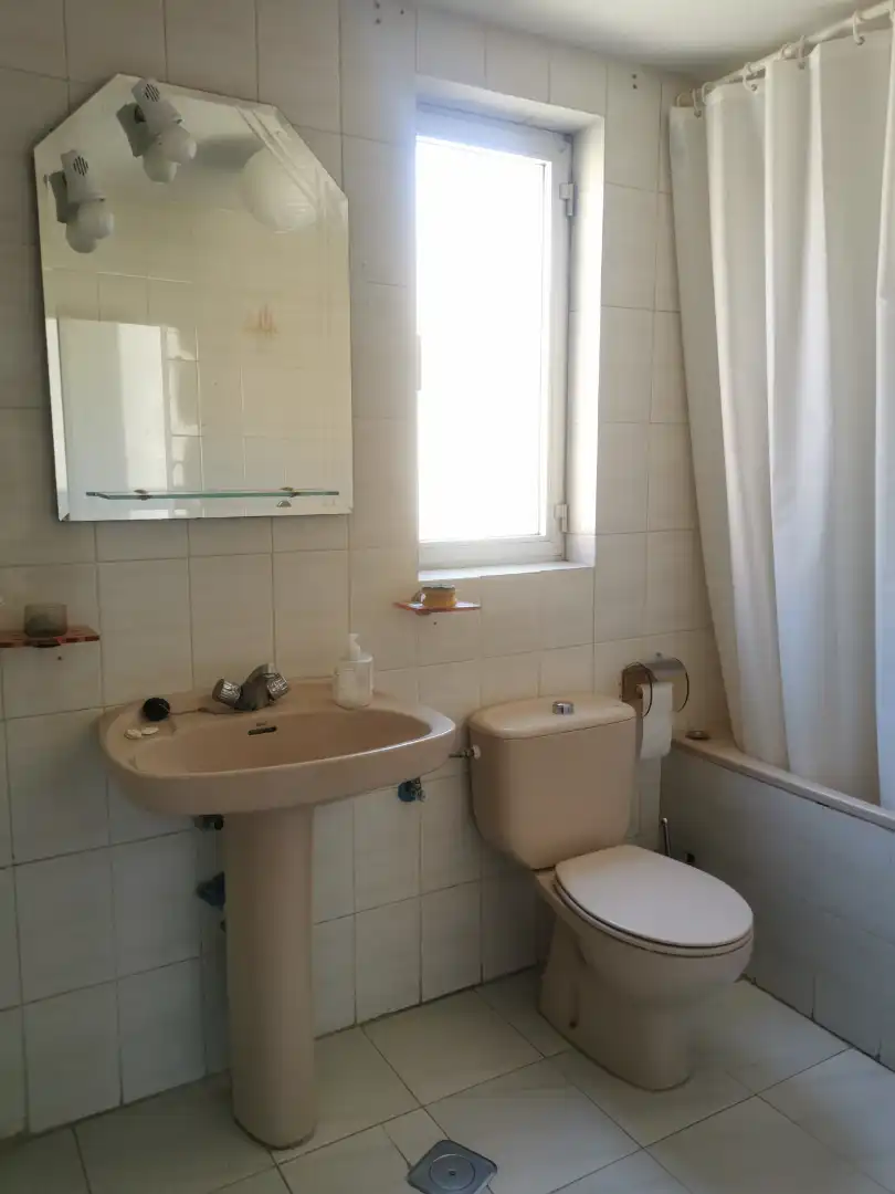 Badezimmer von Wohnung zum Verkauf in Salamanca mit Heizung und Parkett