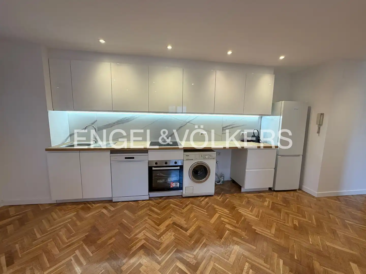 Cuina de Apartament de lloguer en Madrid amb Aire condicionat, Calefacció i Parquet