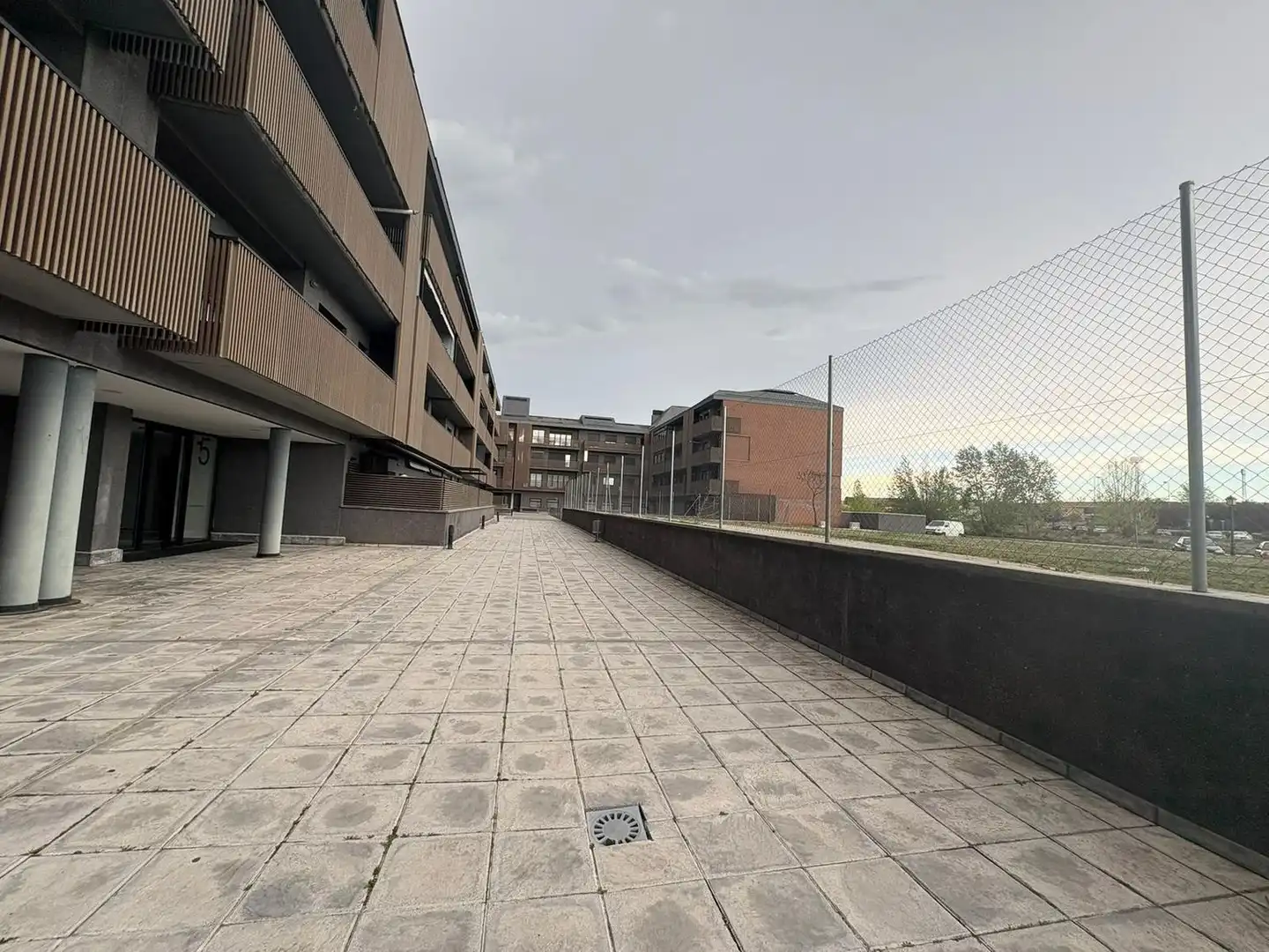 Vista exterior de Pis en venda en Ávila amb Calefacció, Terrassa i Traster