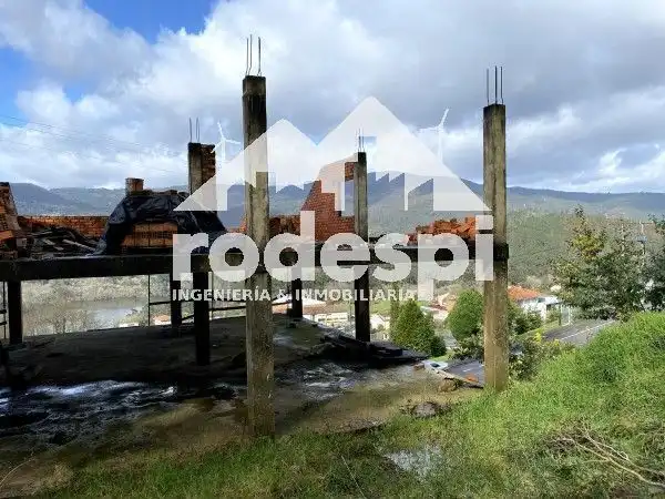 Buildings for sale in Cortegada