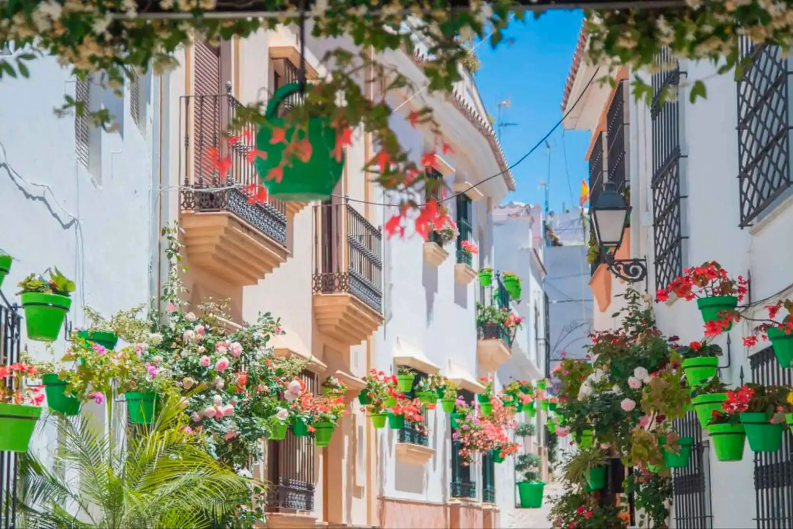 Exterior view of Attic for sale in Marbella  with Air Conditioner, Terrace and Storage room