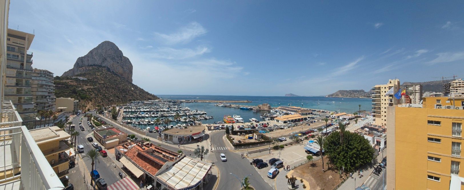 Aparcament de Apartament en venda en Calpe / Calp amb Aire condicionat, Calefacció i Jardí privat