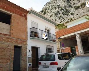 Vista exterior de Casa adosada en venda en Valle de Abdalajís amb Aire condicionat