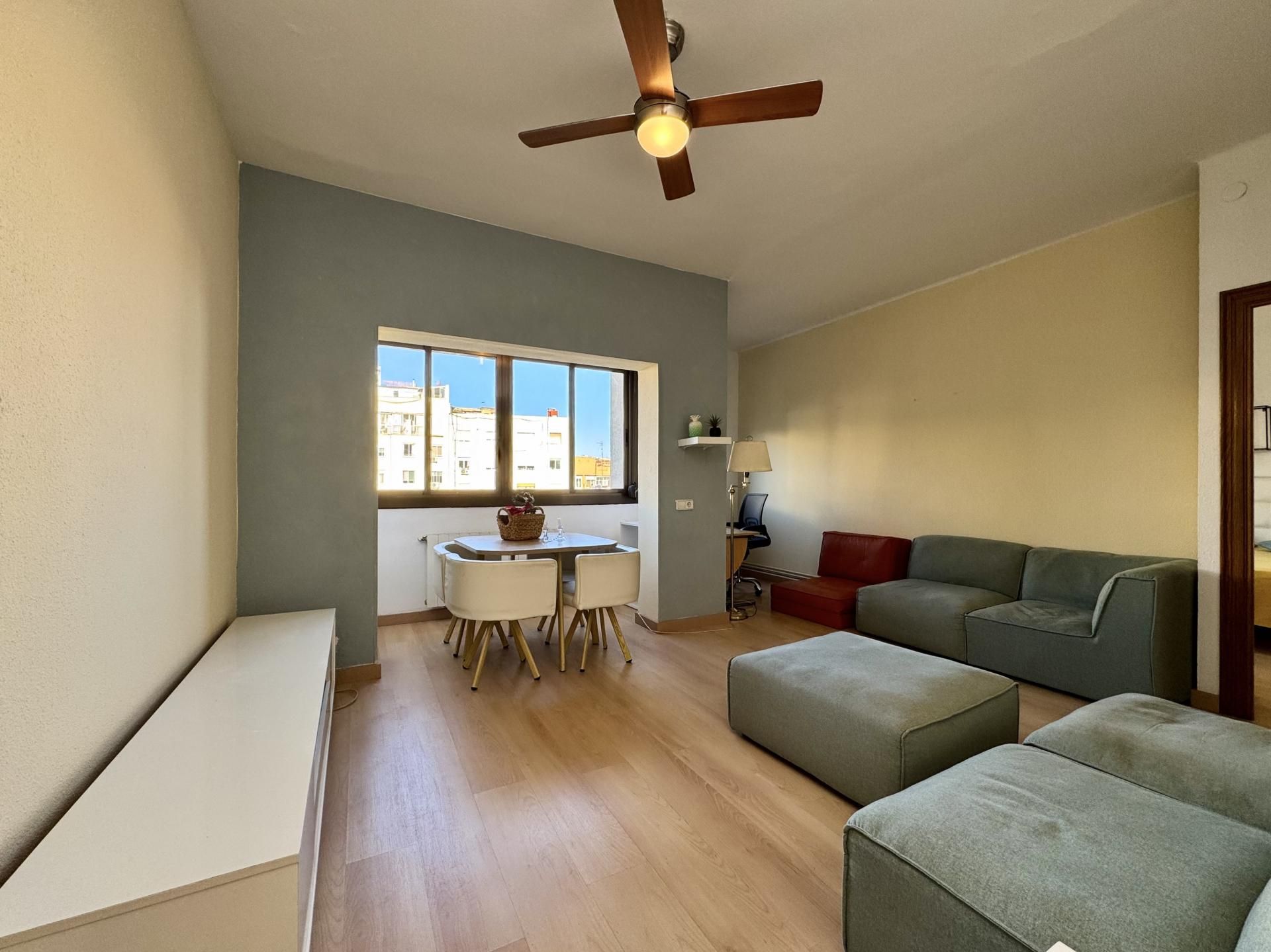 Sala de estar de Piso en venta en  Barcelona Capital con Calefacción, Horno y Microondas