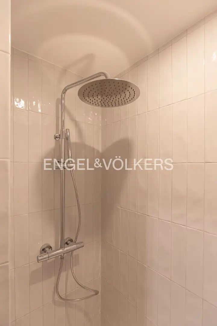 Badezimmer von Maisonette zum Verkauf in Madrid mit Klimaanlage, Heizung und Terrasse