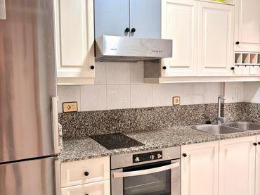 Adosado con balcón en venta en Torre de la Horadada