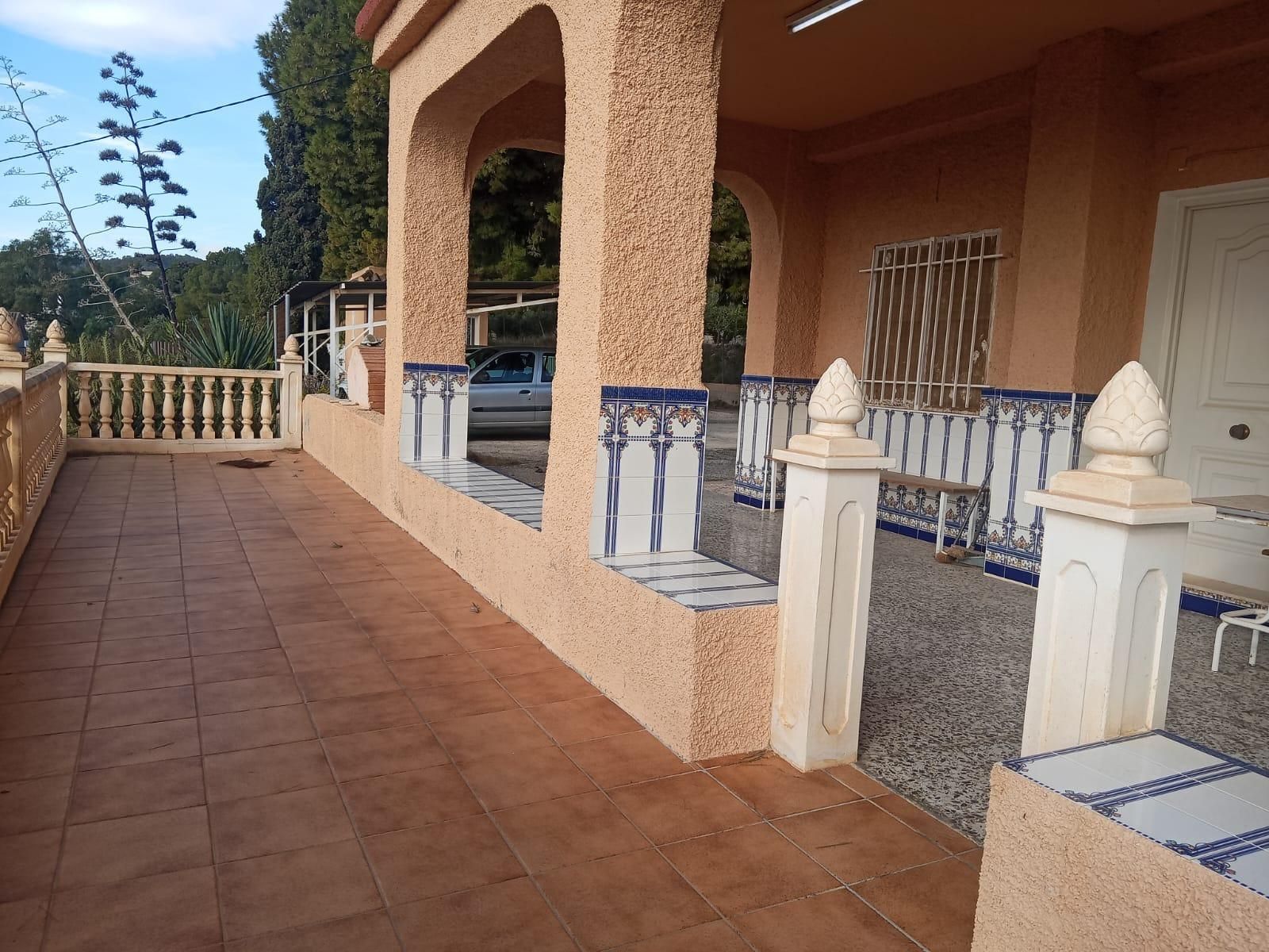Vista exterior de Casa o xalet en venda en La Romana amb Aire condicionat, Jardí privat i Terrassa