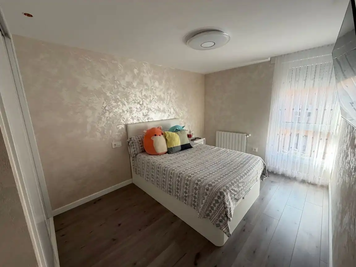 Dormitori de Casa o xalet en venda en Azuqueca de Henares amb Aire condicionat, Calefacció i Terrassa