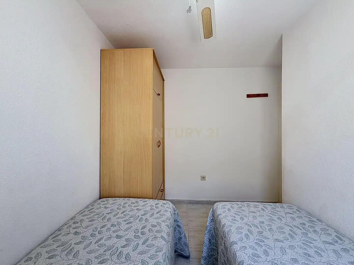 Habitación de Planta baja en venta en Orihuela con Aire acondicionado, Trastero y Piscina comunitaria