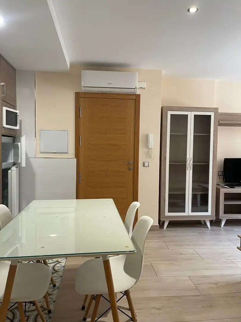 Flat for rent in Calle de las Escuelas, Centro Ciudad
