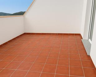 Terrassa de Apartament en venda en Nacimiento amb Balcó i Piscina comunitària