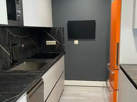 Cuina de Loft de lloguer en Tres Cantos amb Aire condicionat, Terrassa i Balcó
