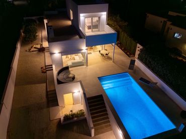 Villa con piscina in vendita a Carrió - La Merced - Los Pinos