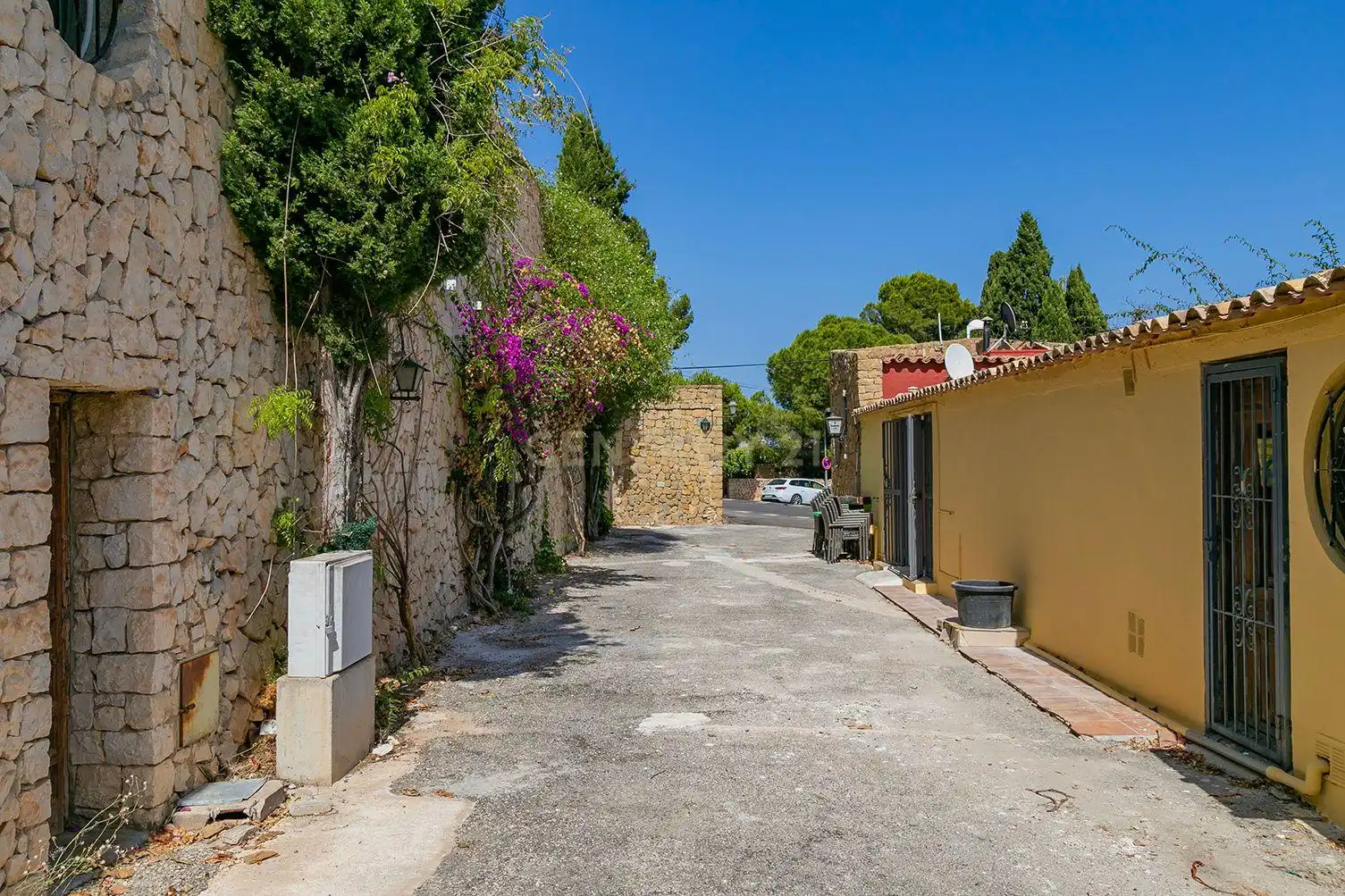 Außenansicht von Geschaftsraum zur Miete in Calpe / Calp mit Klimaanlage, Möbliert und Internet