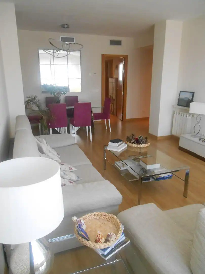 Sala d'estar de Pis de lloguer en Leganés amb Calefacció, Traster i Piscina